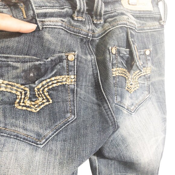 Almost Famous Y2K Low Rise Juniors Size 3 Faded Detail Pocket Dark Denim - Picture 12 of 14